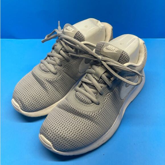 Nike Womens Tanjun  Gray White Athletic Running Shoes Sneakers Size 7 - Picture 4 of 10